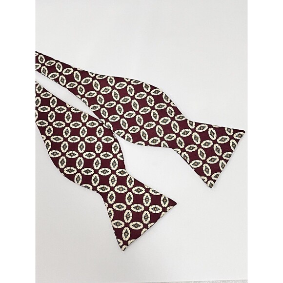 Brooks Brothers All Silk Bow Tie Red, Cream And Green Paisley Repp Made In USA - Picture 2 of 10